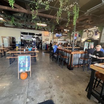 Dees Brothers Brewery - Brewpubs Near Me - Sanford, Florida Dees Brothers Brewery - Brewpubs Near Me - Sanford, Florida