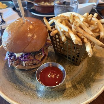Saint & Second - Chicken sandwich - Breakfast & Brunch Near Me - Woodland Hills, California Saint & Second - Chicken sandwich - Breakfast & Brunch Near Me - Woodland Hills, California