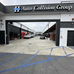 Exterior photo of Harrys Auto Collision Group - Thousand Oaks, California Exterior photo of Harrys Auto Collision Group - Thousand Oaks, California