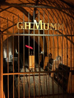 Maison Mumm Reims by null