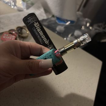 The Ounce - jeeter cart and diamond roll - Cannabis Dispensaries Near Me - San Fernando Valley, California The Ounce - jeeter cart and diamond roll - Cannabis Dispensaries Near Me - San Fernando Valley, California