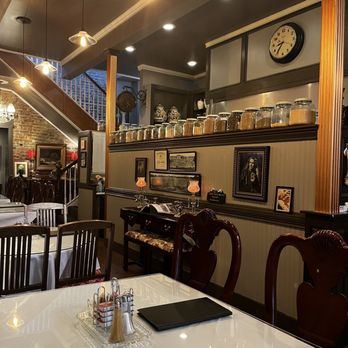 Court House Grounds - the dining room of a restaurant - Coffee & Tea Near Me - Danville, Indiana