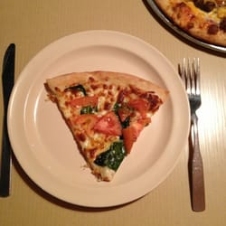 Faccio Pizza - Margherita Pizza (Mozarella, basil, fresh tomatoes - yum!).
