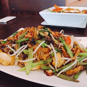 Chay Viet - 18 MIEN XAO: fried glass noodles with tasty marinated tofu, various fungi to selected Vietnamese herbs - Vietnamese Near Me - Berlin, BE