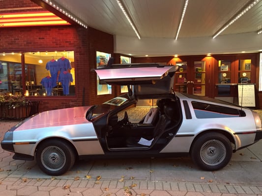 Vogue Theatre by null