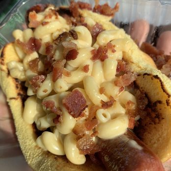 Smokin' Wolf - Mac and cheese hotdog - American Near Me - East Hampton, New York