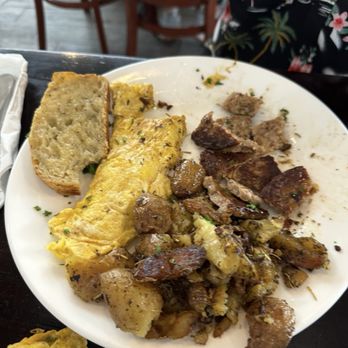 The Queen Bean Bistro - Scrambled eggs, potatoes and sausage - Salad Near Me - Ventnor City, New Jersey The Queen Bean Bistro - Scrambled eggs, potatoes and sausage - Salad Near Me - Ventnor City, New Jersey