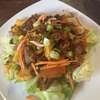 Roi Siam - Crispy Duck Salad (rating 5/5) - Thai Near Me - Union City, New Jersey Roi Siam - Crispy Duck Salad (rating 5/5) - Thai Near Me - Union City, New Jersey