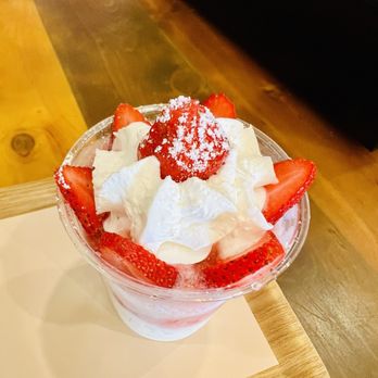 Okrumong - Mini Strawberry Snow - Desserts Near Me - Torrance, California Okrumong - Mini Strawberry Snow - Desserts Near Me - Torrance, California