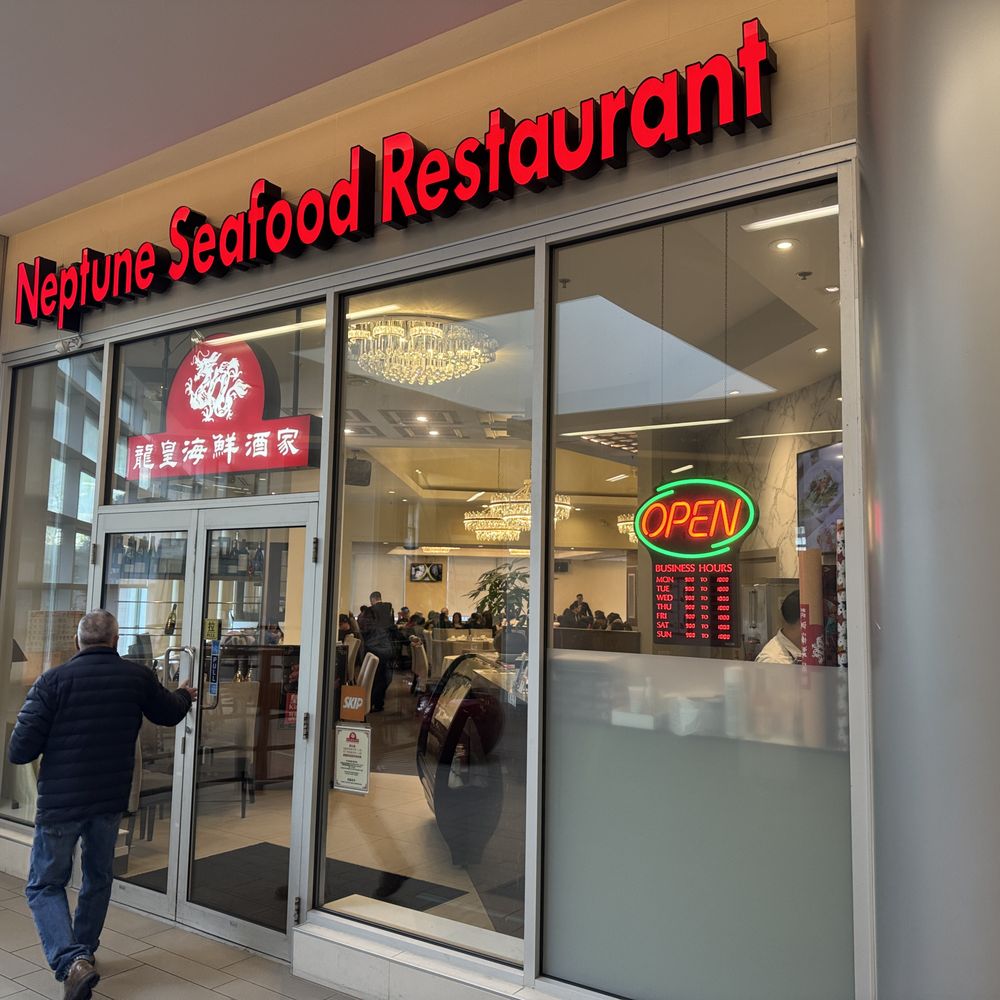 Front of restaurant~ Front of restaurant~