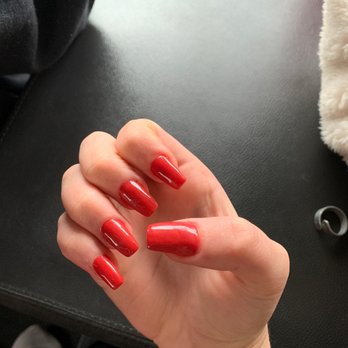 Midtown Nails - Right hand - Nail Salons Near Me - Tuscaloosa, Alabama
