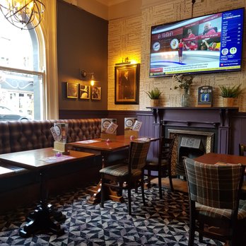 Fox & Hounds - Pubs Near Me - London, XGL
