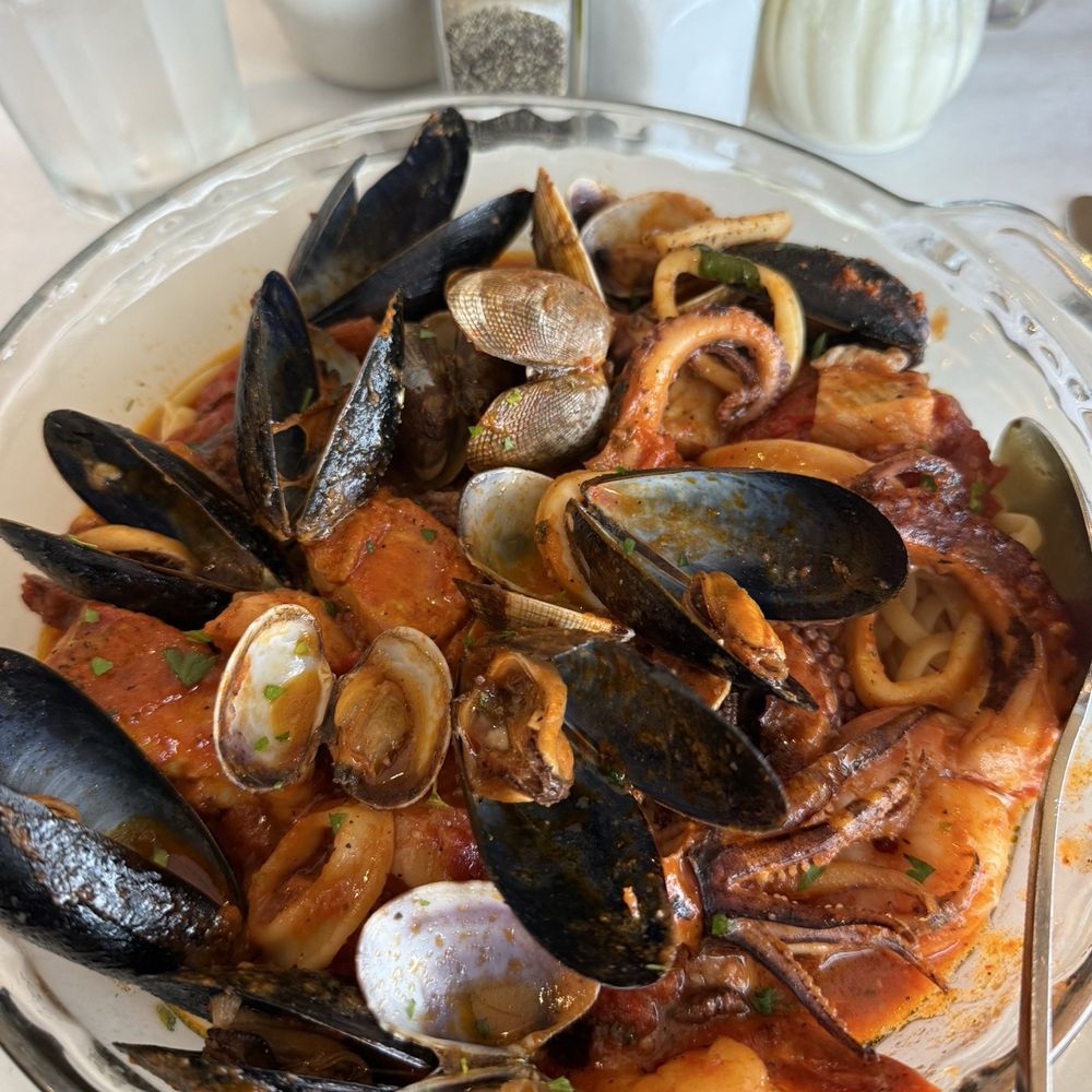 Joe & Giuseppe - Italian Seafood Cioppino - Italian Near Me - Arlington Heights, Illinois Joe & Giuseppe - Italian Seafood Cioppino - Italian Near Me - Arlington Heights, Illinois