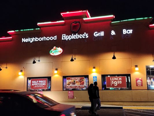 Applebee's Grill + Bar by null