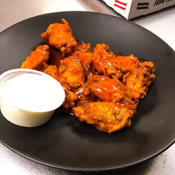 Celas's Pizza - Try our special wings cooked to perfection with just the right amount of sauce ! - Pizza Near Me - Glendale, Arizona