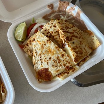 El Pelon - Chicken quesadilla - Mexican Near Me - Nashville, Tennessee El Pelon - Chicken quesadilla - Mexican Near Me - Nashville, Tennessee