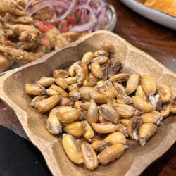 Aji Limo Peruvian Cuisine - Complimentary snacks: dried corn, yummy