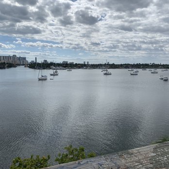 Holland Park - Parks Near Me - Hollywood, Florida