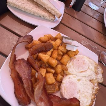 The Looking Glass Restaurant - Eggs, bacon and home fries - New American Near Me - Bar Harbor, Maine