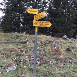 Plattenbödeli