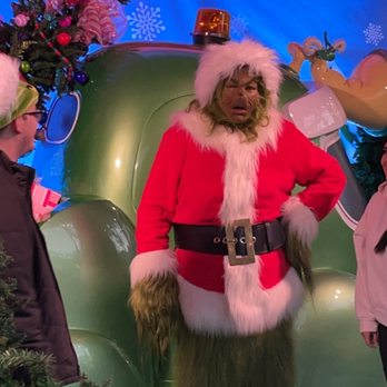 Universal Studios Hollywood - Grinch - Amusement Parks Near Me - Universal City, California Universal Studios Hollywood - Grinch - Amusement Parks Near Me - Universal City, California