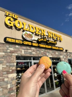 The Golden Nuts by null