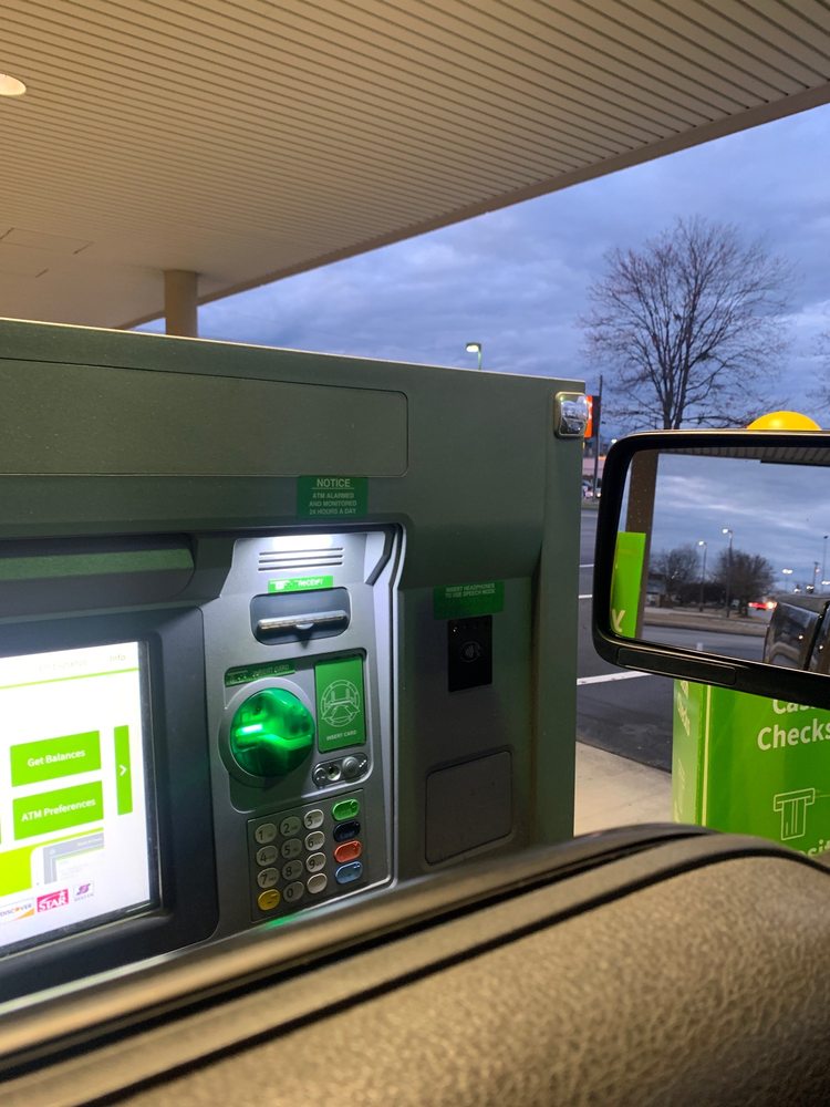 REGIONS BANK 2128 Gunbarrel Rd, Chattanooga, Tennessee Banks