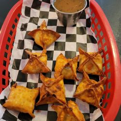 The Park House Kitchen + Bar - Spinach artichoke wontons