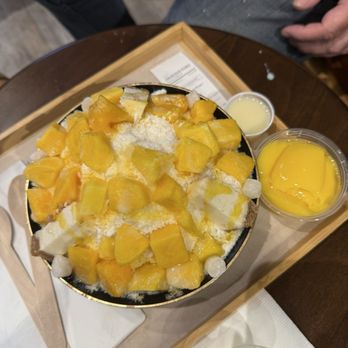 Bingsu Tea - Mango bingsu - Bubble Tea Near Me - Sacramento, California Bingsu Tea - Mango bingsu - Bubble Tea Near Me - Sacramento, California