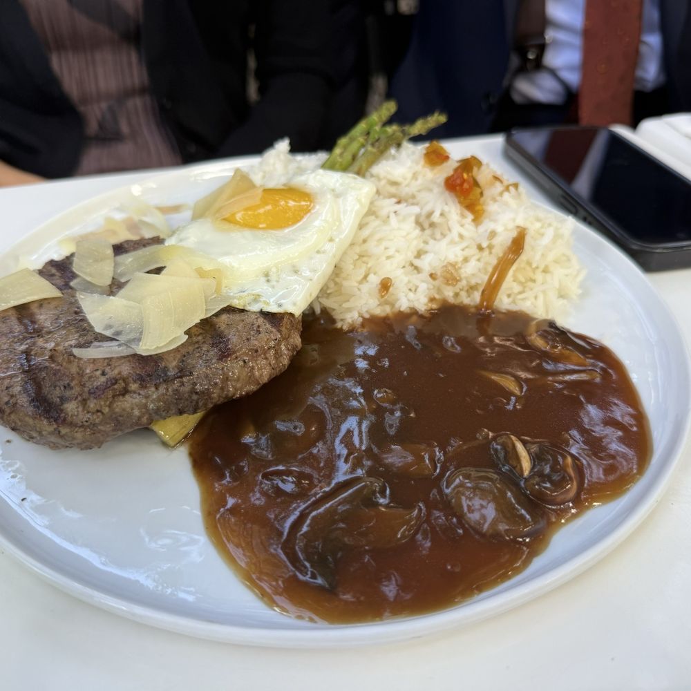 Darla Cafe  - Loco moco with wagyu patty - Asian Fusion Near Me - Saratoga, California