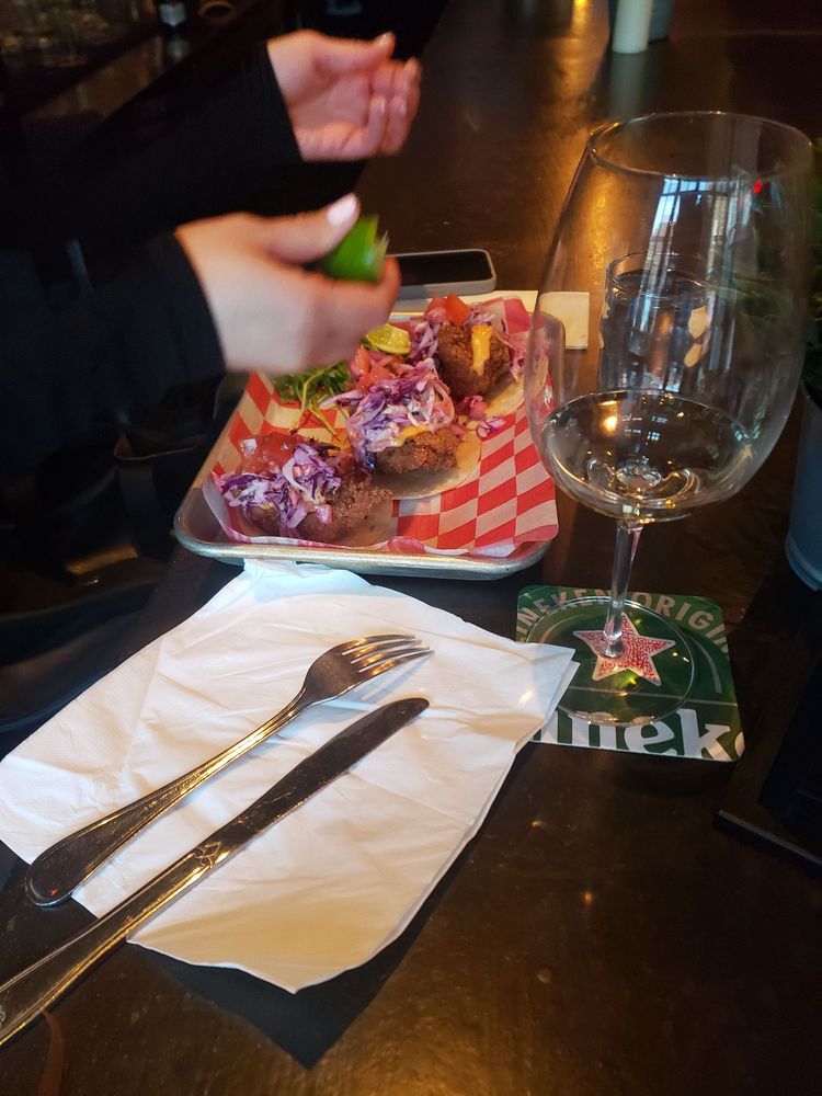 Social spots from Inwood Local