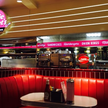 Eddie Rocket's - Diners Near Me - Dublin, D