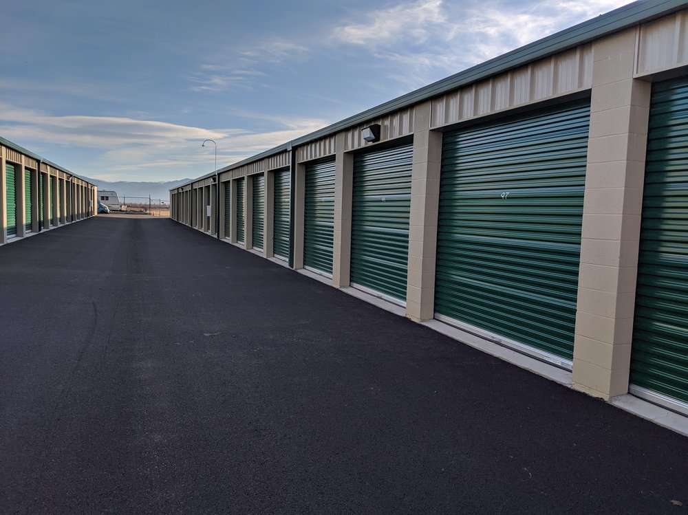 VILAS STORAGE Updated September 2024 4843 Helo Dr, Central Point