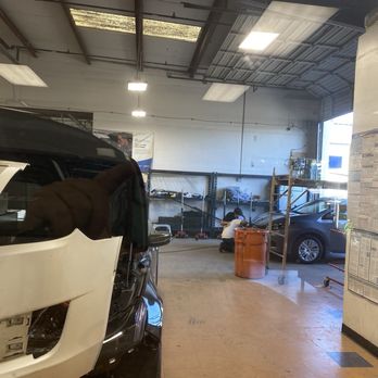 Downtown Autobody - Through viewing glad to auto-body workshop - Body Shops Near Me - Rohnert Park, California Downtown Autobody - Through viewing glad to auto-body workshop - Body Shops Near Me - Rohnert Park, California