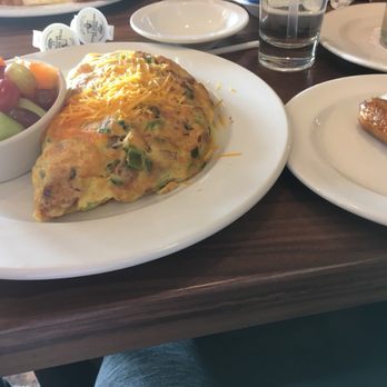 Brunch Cafe-Niles - Baked potato omelette and side of sausage - Breakfast & Brunch Near Me - Niles, Illinois