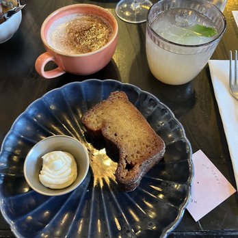 Harper's - Banana bread, cappuccino et citronnade maison - American Near Me - Paris, 75
