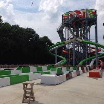 Six Flags America - My 7 year old went down this. Had a blast. Wasn't scared. - Amusement Parks Near Me - Bowie, Maryland Six Flags America - My 7 year old went down this. Had a blast. Wasn't scared. - Amusement Parks Near Me - Bowie, Maryland