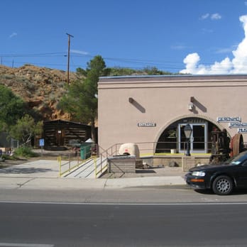 Geronimo Springs Museum - the exterior; you can see the rebuilt cabin and a mosaic off to the left - Museums Near Me - Truth or Consequencs, New Mexico