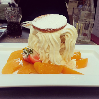 La maison des desserts - Vacherin praliné glacé (au moins 12 cm de haut et 8 cm de diamètre) - Bakeries Near Me - Namur, WNA