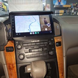 Plug and Play Android center console screen for a Lexus RX300 YR2000
