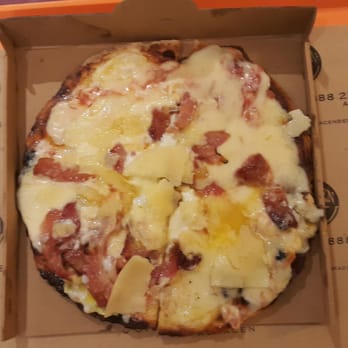 Almacen de Pizzas DOT - La de huevo y panceta, mi preferida - Pizza Near Me - Buenos Aires, C