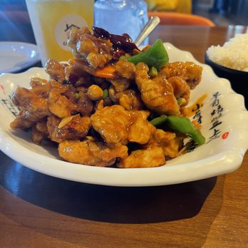 Corner 21 Chinese Cuisine - 8.Crispy Sauteed Chicken with Nuts - Szechuan Near Me - Springfield, Missouri