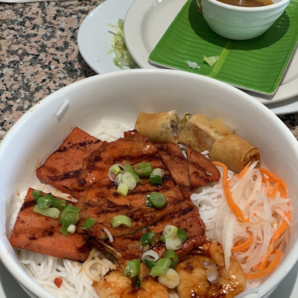 Viet Com - Combination noodle bowl - Vietnamese Near Me - Albuquerque, New Mexico Viet Com - Combination noodle bowl - Vietnamese Near Me - Albuquerque, New Mexico