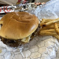 Hardee's - Angus Burger with mushrooms & Swiss