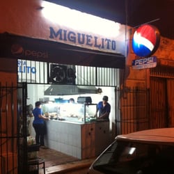 Miguelito - Fachada del lugar. Reconocible por su letrero luminoso de pepsi.