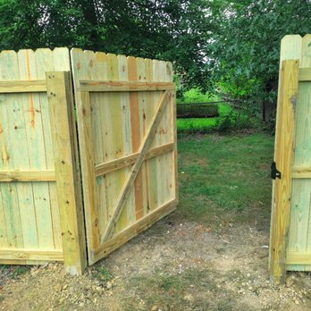 Wallace Custom Fencing - A 5 foot wooden gate for backyard access. - Fences & Gates Near Me - Cincinnati, Ohio Wallace Custom Fencing - A 5 foot wooden gate for backyard access. - Fences & Gates Near Me - Cincinnati, Ohio