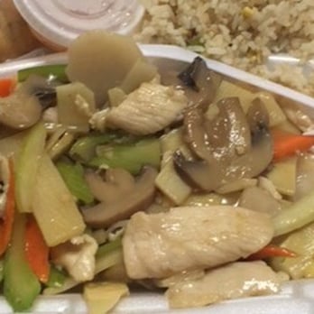 Ha Long Bay - Chicken and veggies! Mmmm - Vietnamese Near Me - Tucson, Arizona