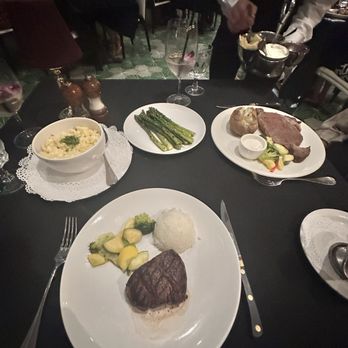 Hy's Steak House - Steakhouses Near Me - Honolulu, Hawaii