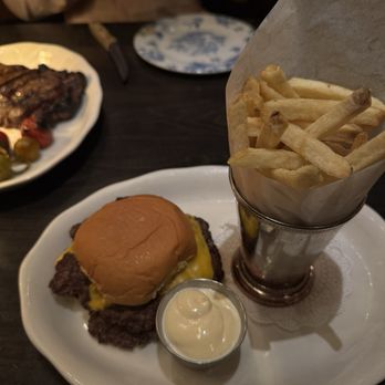 Armitage Alehouse - Wagyu Double Cheeseburger - Pubs Near Me - Chicago, Illinois