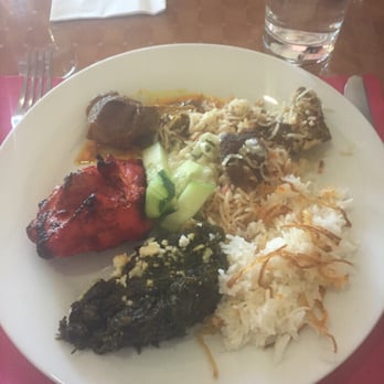 Spice Grill - Lunch buffet - great variety of meat & vegetarian options. Not kept hot enough though. - Indian Near Me - Germantown, Maryland